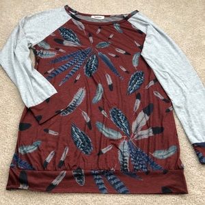 Twippo Maroon & Gray Blue Feather Print Long Sleeve Tee